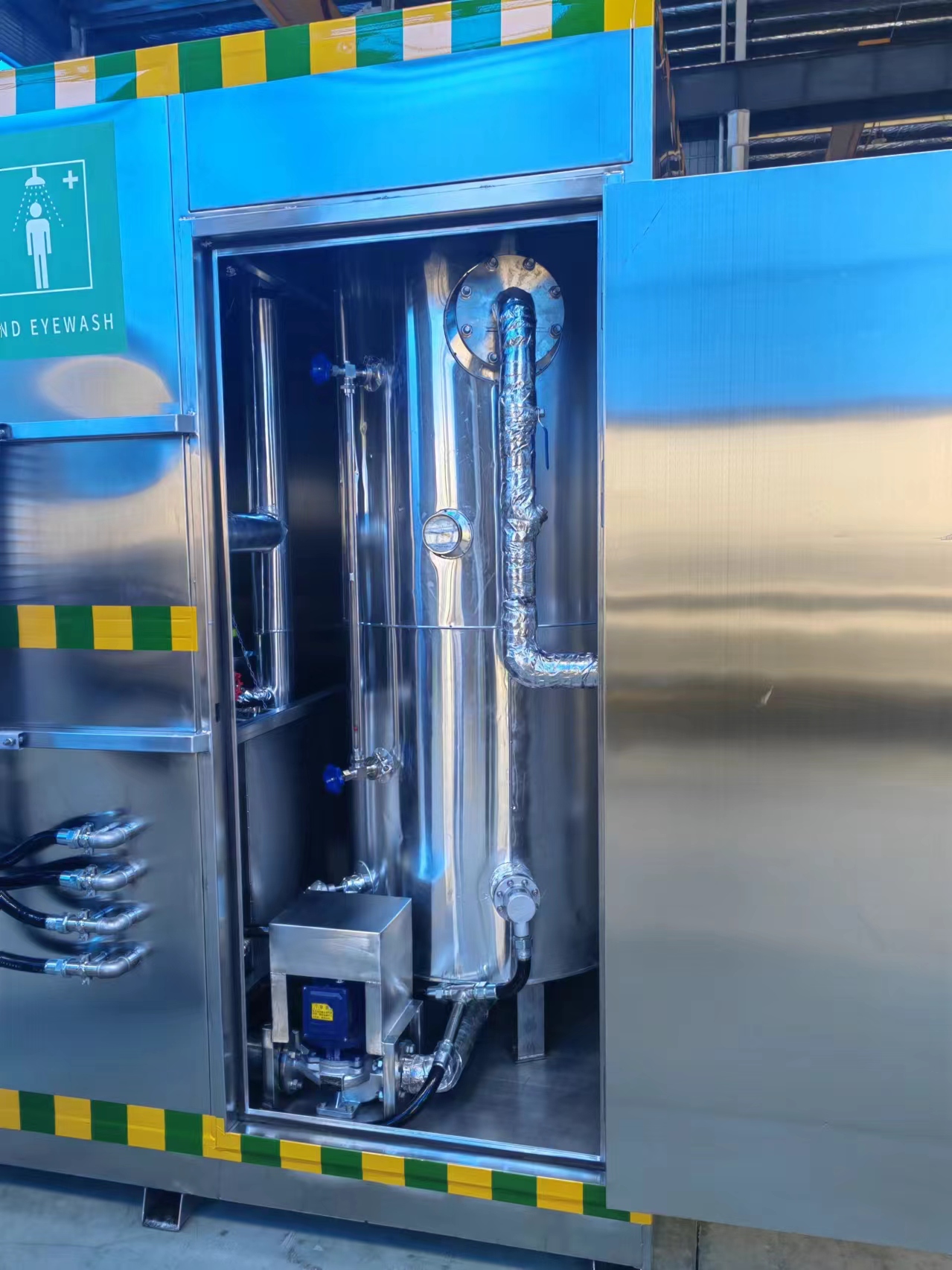 1500L Heated Tank-Fed Emergency Shower & Eyewash Enclosure 3 1500L Heated Tank-Fed Emergency Shower & Eyewash Enclosure - Image 3